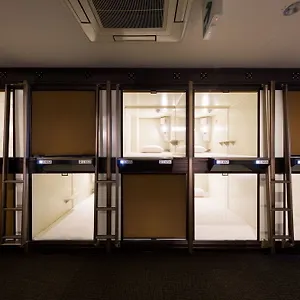  Hotel a capsule Capsule Cube Giappone